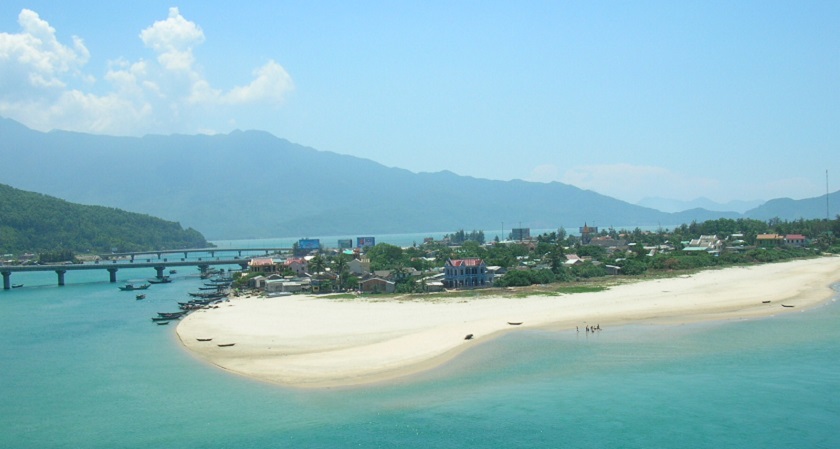 Biển Lăng Cô